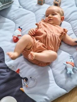 Tapis D'éveil Souple Sans Arche LEON SUR LE PONTON Bleu - Vertbaudet 8 Tapis D'éveil Souple Sans Arche LEON SUR LE PONTON Bleu - Vertbaudet -Petit Monde Promos Boutique tapis deveil souple sans arche leon sur le ponton 2